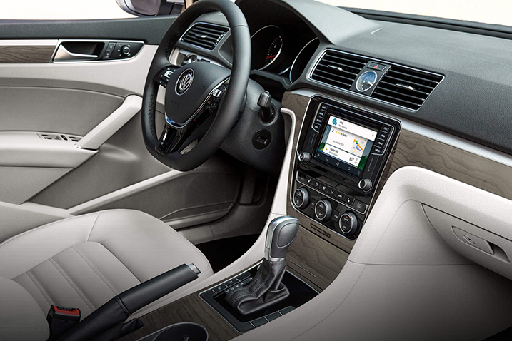 Volkswagen-Passat-interior-front-row.jpeg