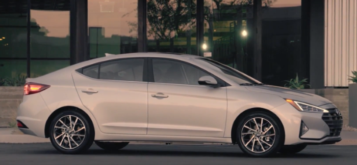 2019-Hyundai-Elantra-700x325.png