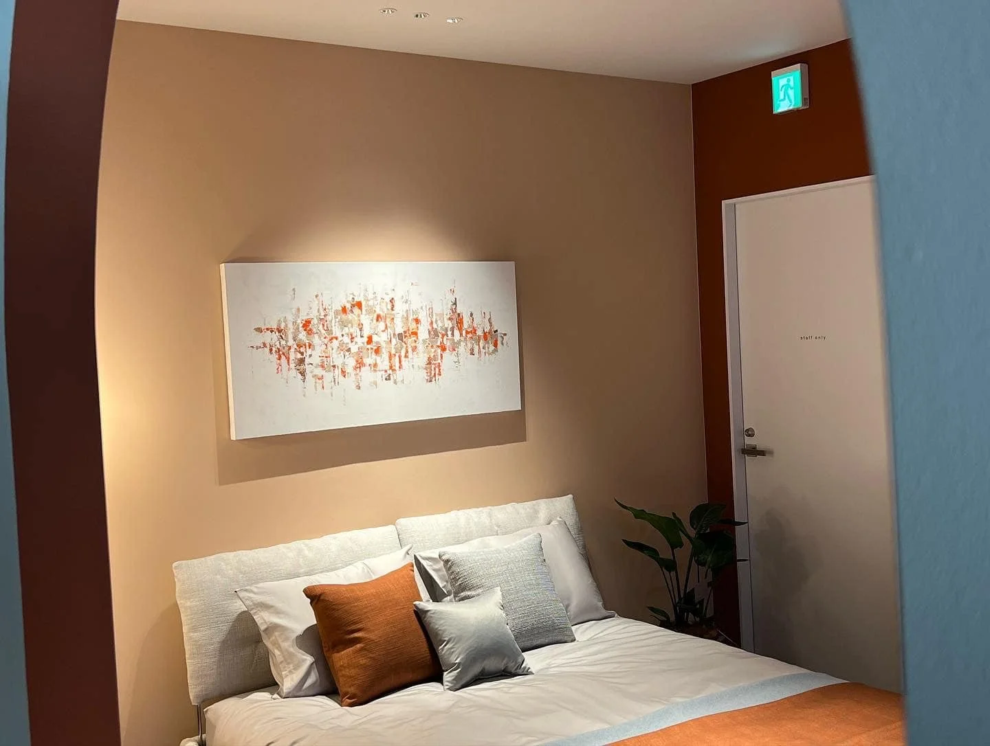  LOUCA SHOWROOM (OSAKA, JAPAN) • ROOM COORDINATE 