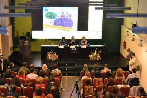 La Junta de Andalucía impulsa una estrategia para propiciar la igualdad de género en la actividad agraria y pesquera