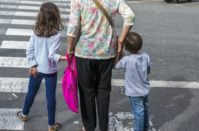 Las medidas para la conciliación "alejan más a la mujer del trabajo"