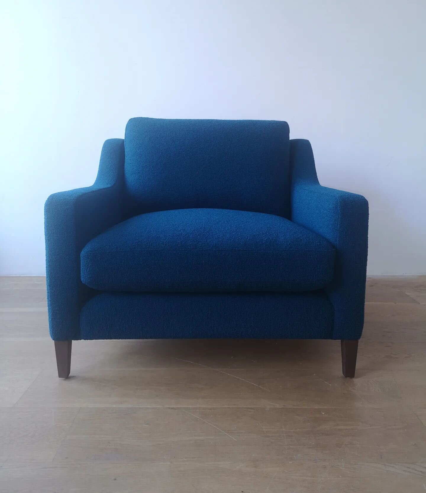 Be Seated New Georgian Armchair,with Walnut leg. Bespoke size manufactured for the client.
Upholstered in Bute Tiree fabric.

#upholsterymanufacture
#scottishfurnituremakers
#upholsterersofinstagram
#upholsteryedinburgh
#sofamanufacturerEdinburgh
#ch