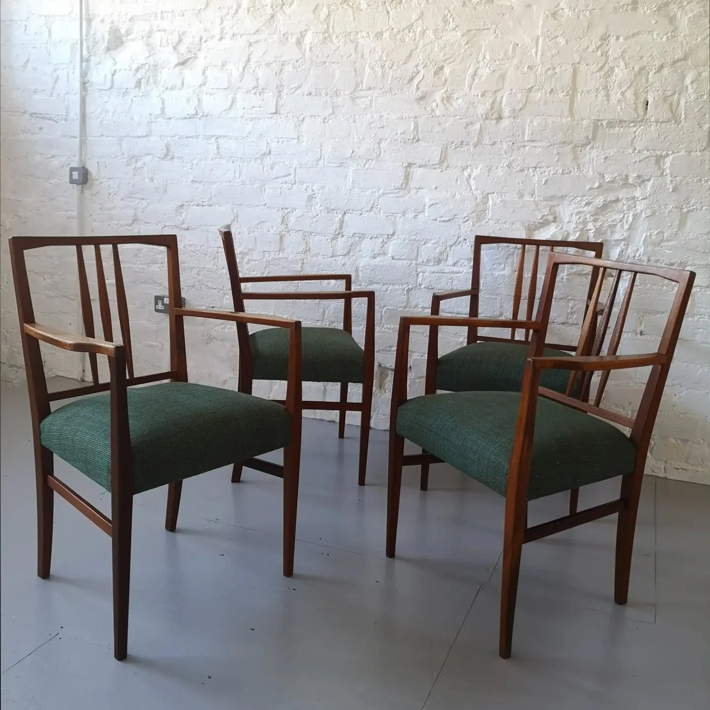 Set of Gordon Russel carver chairs.
Reupholstered in Svensson Rami Plus

#upholsteryedinburgh
#britishmidcenturydesign
#britishmidcenturymodern
#britishmcm
#cotswolds
