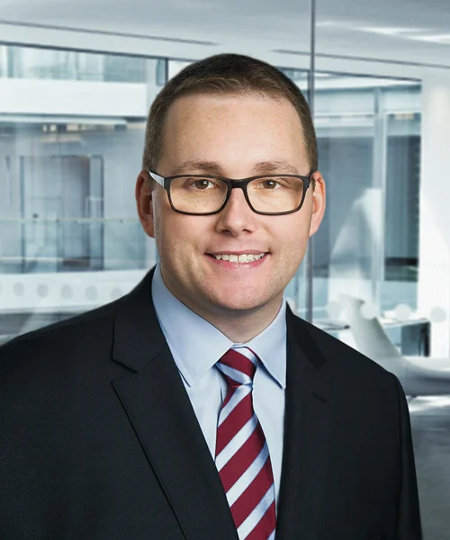 Headshot+Christopher-v1.jpg