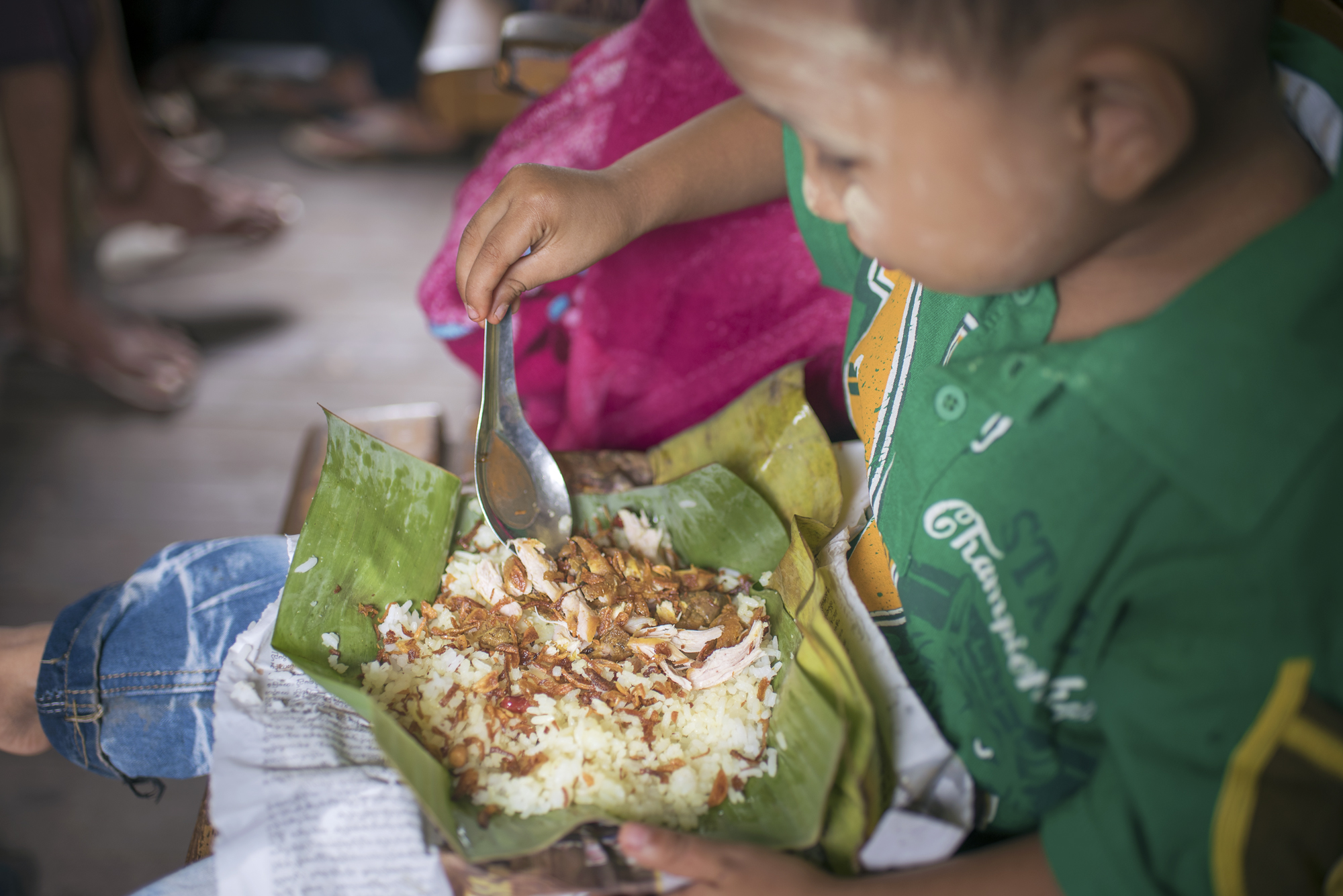 The food was improvised and adapted to the railways, but was delicious. 
