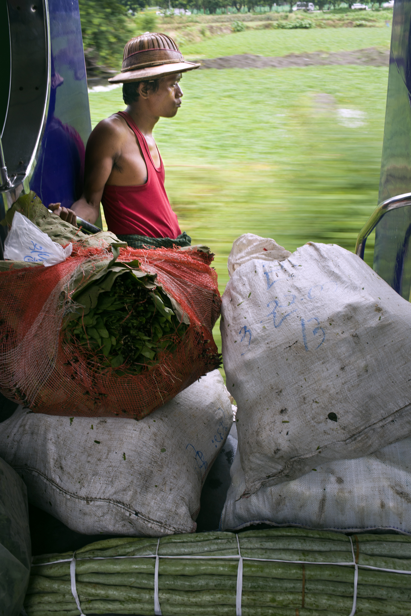 TRAIN LUGGAGE.jpg