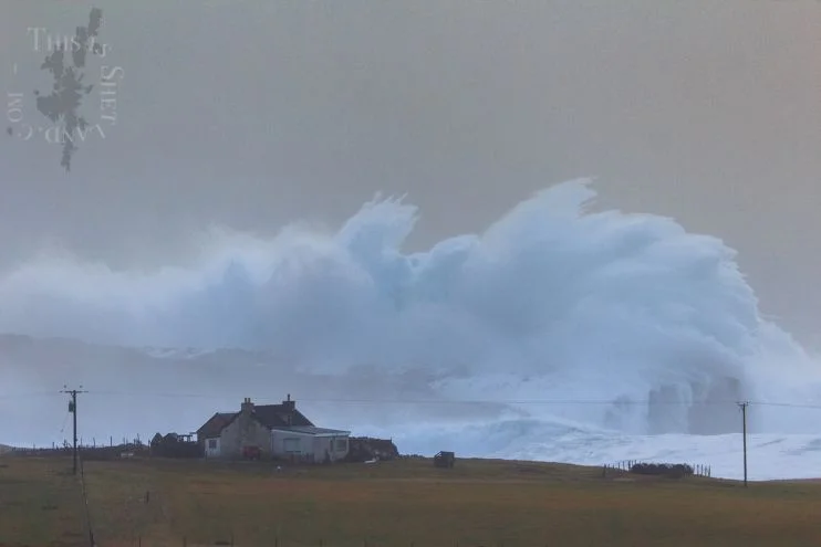 Photo of colossal wave goes global