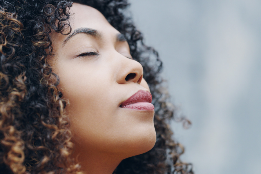 HOW TO USE YOUR BREATH TO BALANCE YOUR THROAT CHAKRA