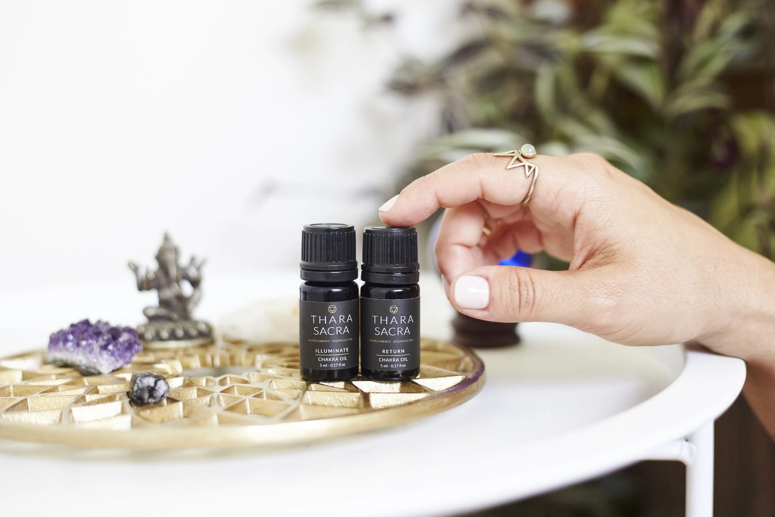 CRYSTALS AND CHAKRA OILS - A PATH TO BALANCED ENERGY