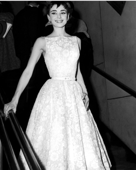 AUDREY HEPBURN.png