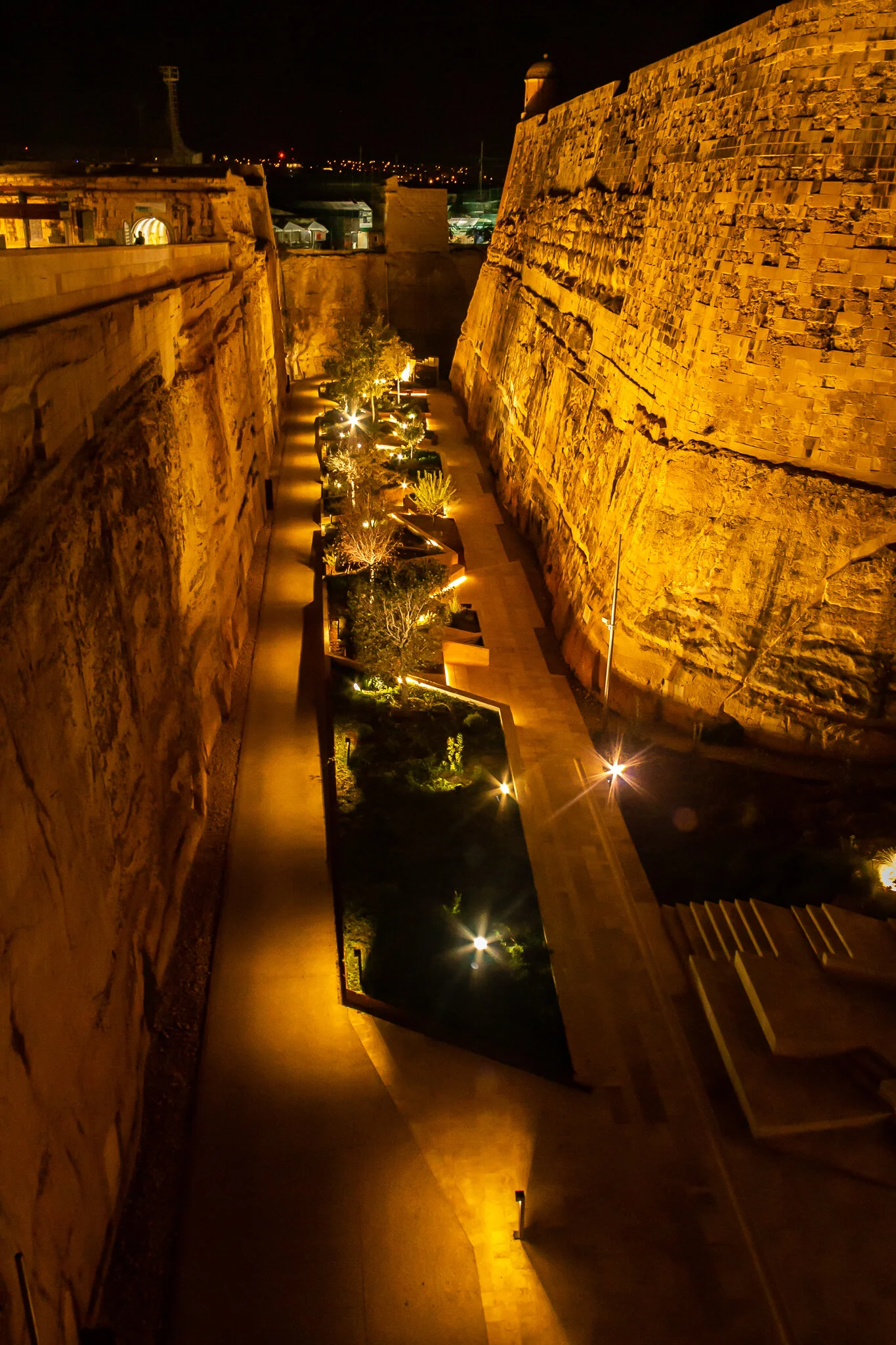  The fortifications of the St. John Bastion in Valletta at dusk. 