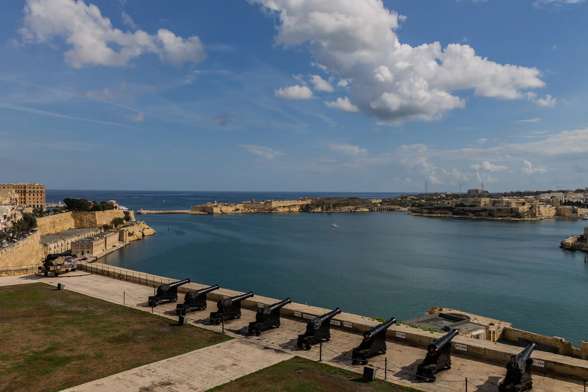  The Saluting Battery (Valletta) located in the Upper Barrakka Gardens, overlooking Fort St. Angelo and the rest of the Grand Harbour. Twice-a-day gun salute. 