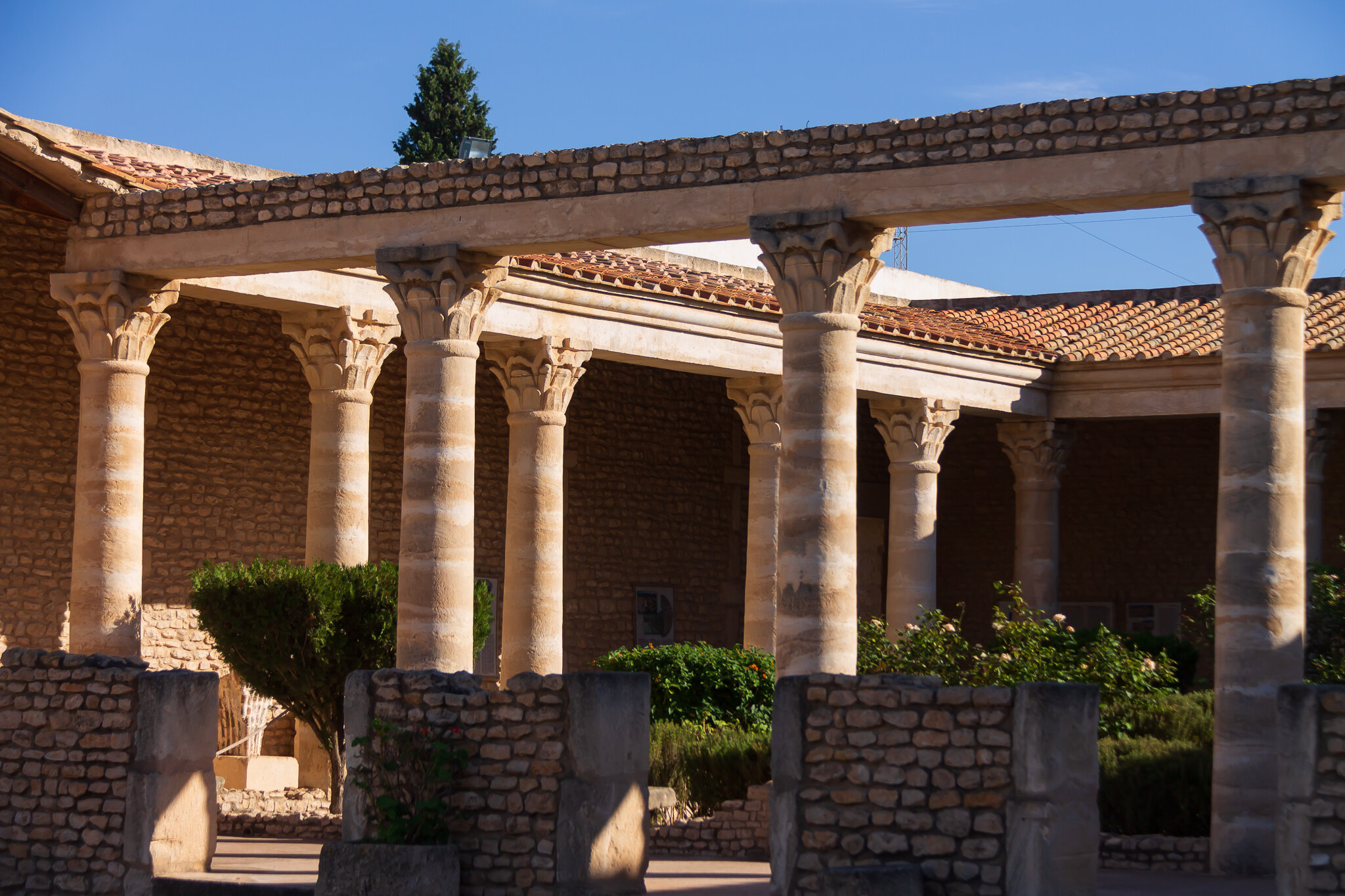  Archaelogical Museum of El Jem: The museum was built on the site of a roman villa and reproduces its layout: a central courtyard with a peristyle leading into the rooms where sculptures, mosaics, ceramics etc. are displayed.   The museum is home to 