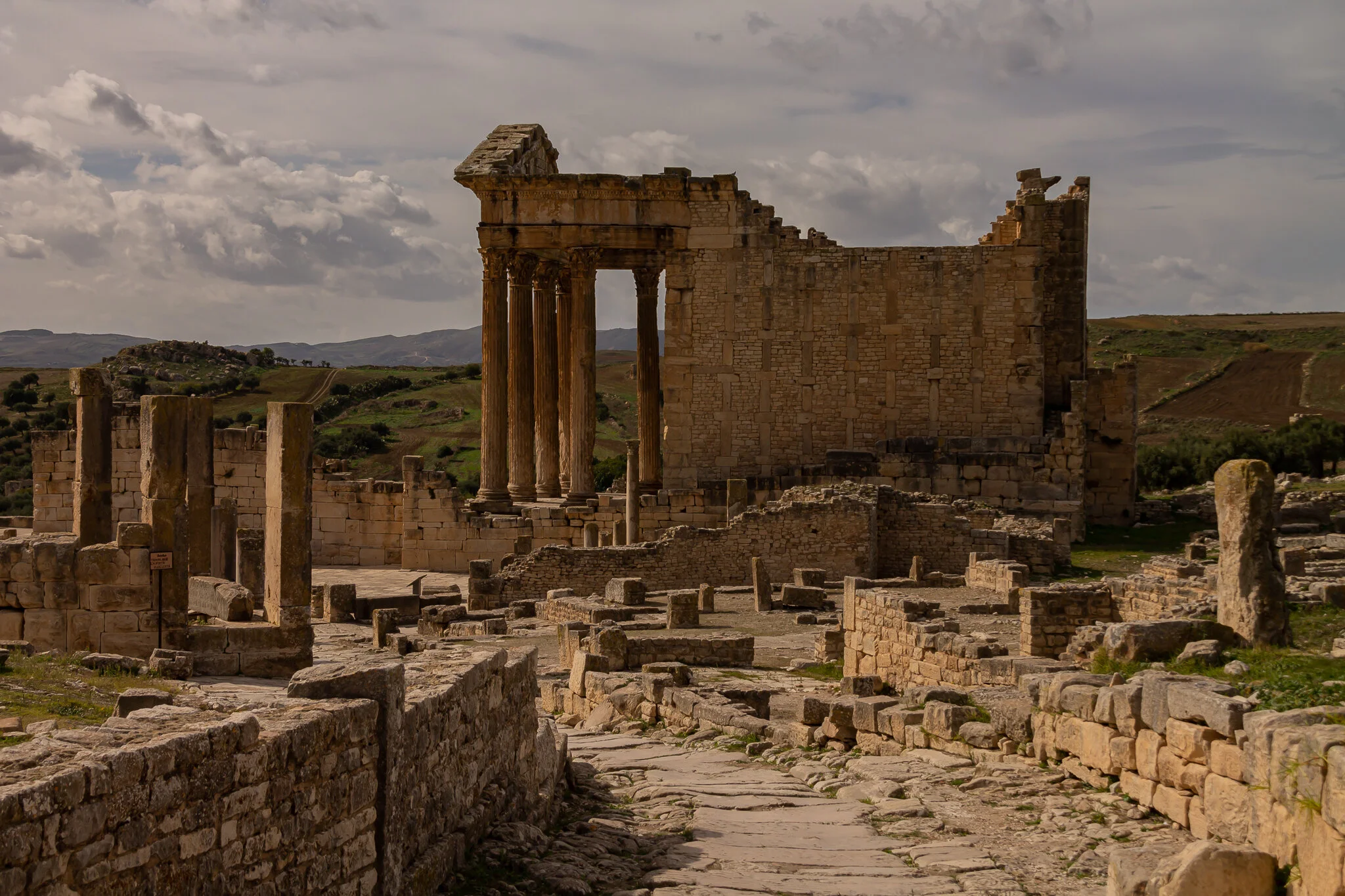  The archaeological site covers an area of approximately 75 ha. These ruins of a complete city with all its components are a testimony to more than 17 centuries of history. 