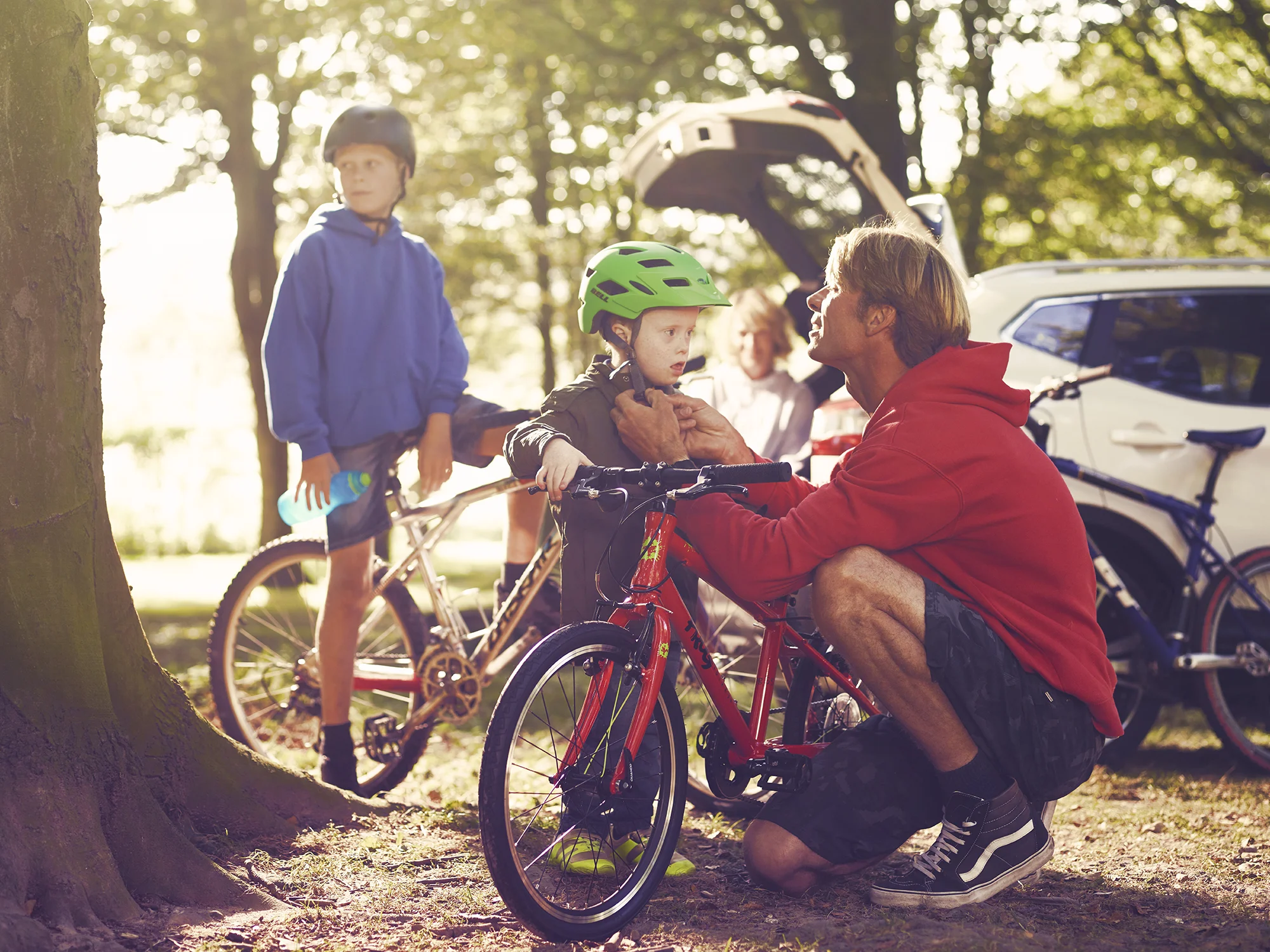 Laurie_Griffiths_Motability_Cyclists.jpg