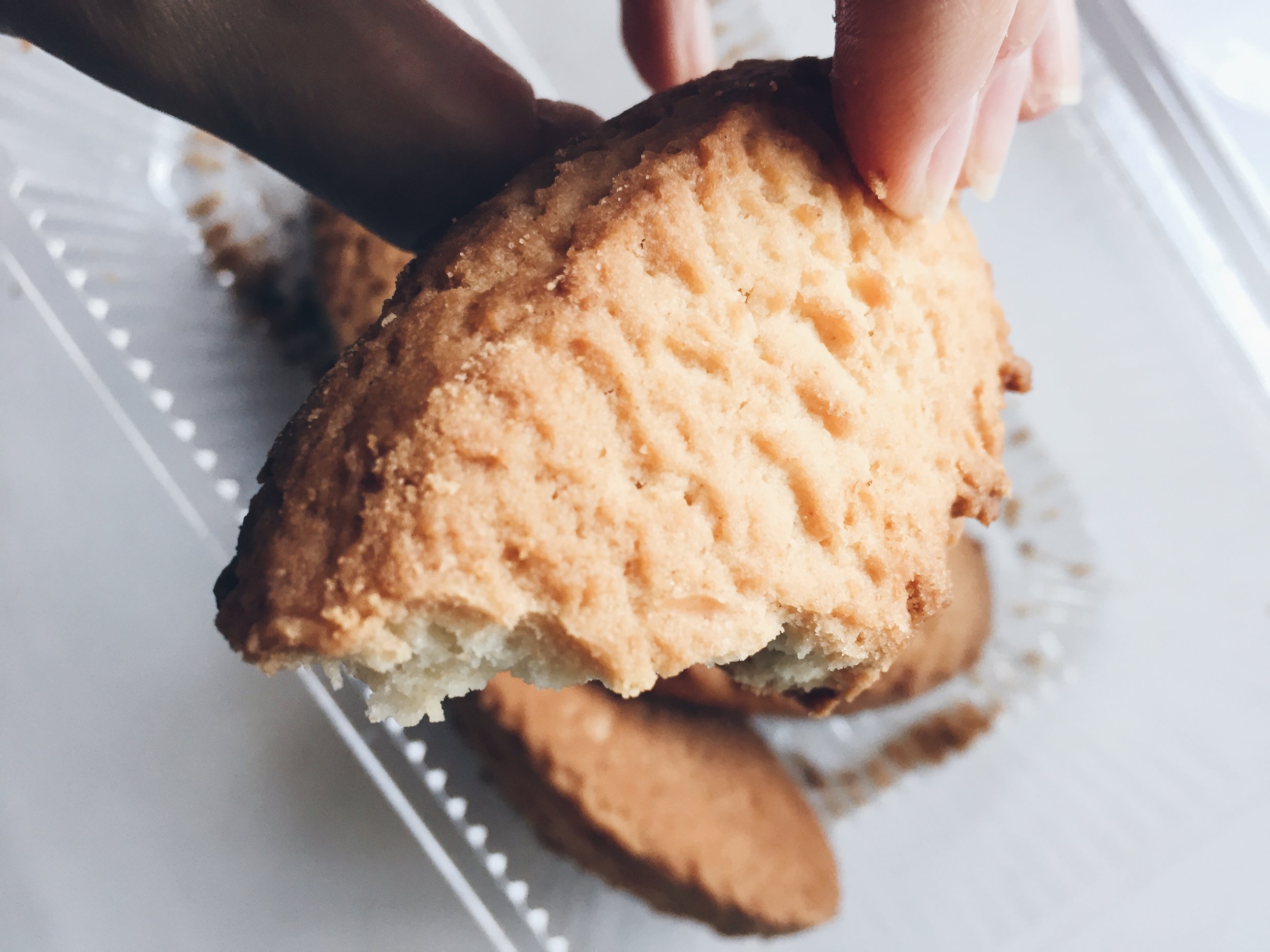 They resemble shortbread cookies.