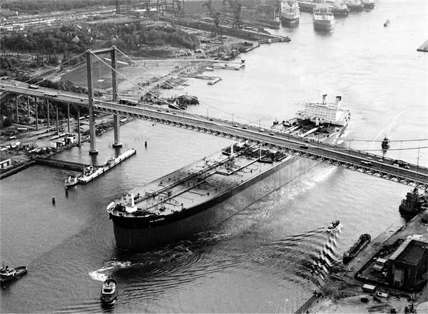 The largest ships built at Eriksberg were two supertankers Nai Genova and Nai Superba in the late 70s. (ellenelinor.blogg.se)