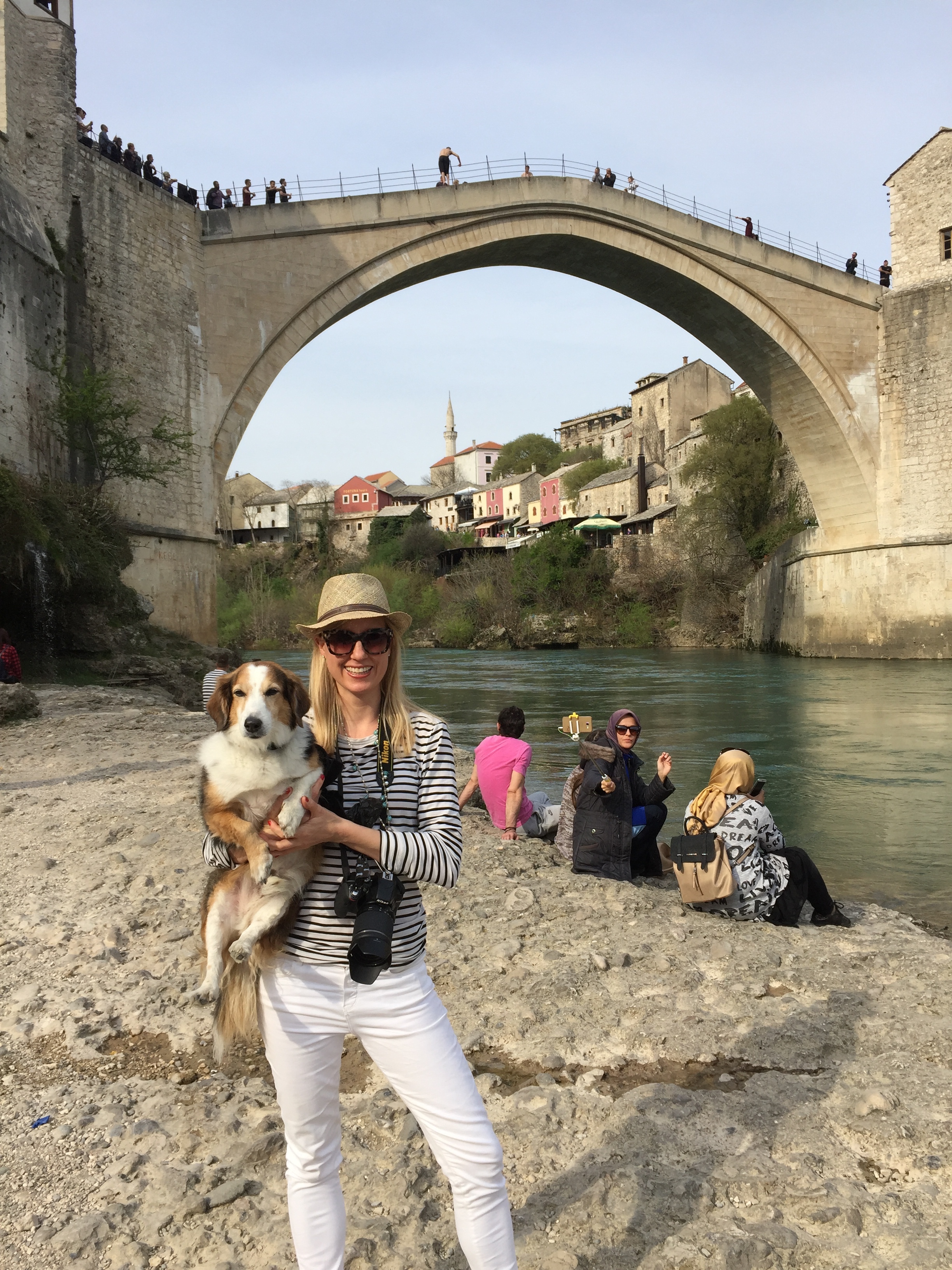 watching the bridge jumpers