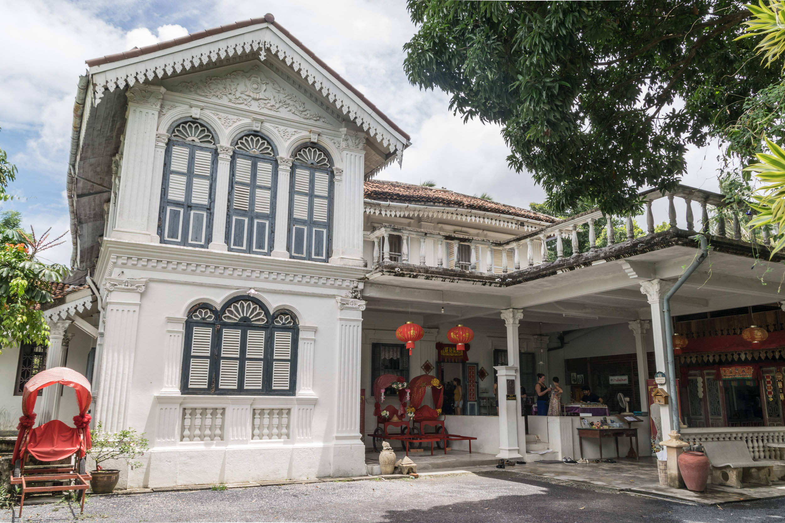 Baan Chinpracha, half house half museum