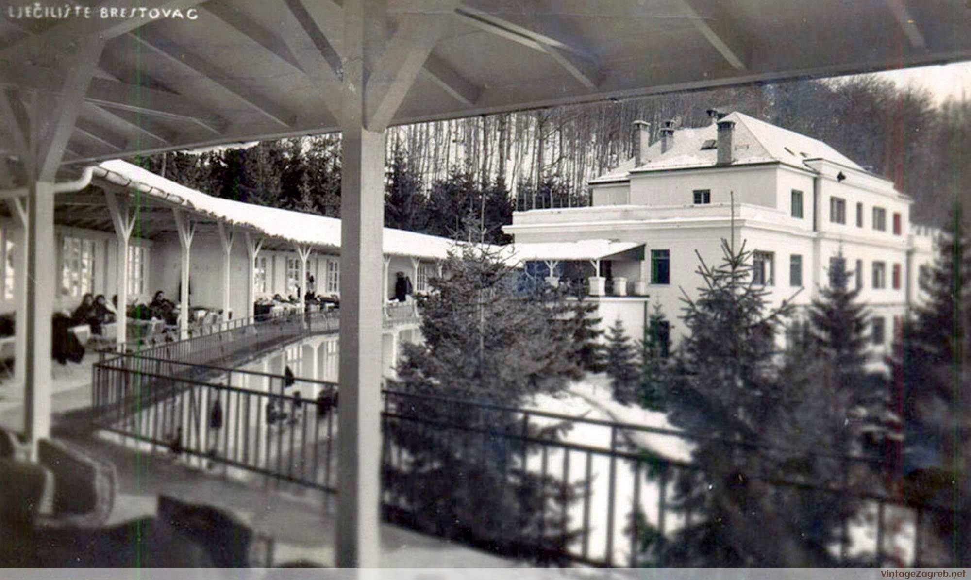 the deck & main building (photo source: Medvednica.info )