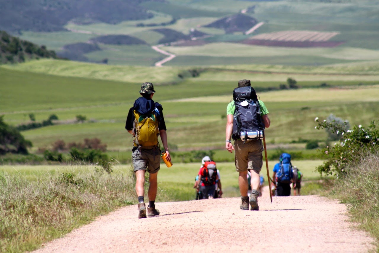 pilgrims heading to Santiago de Compostela (photo credit: veermag.com )