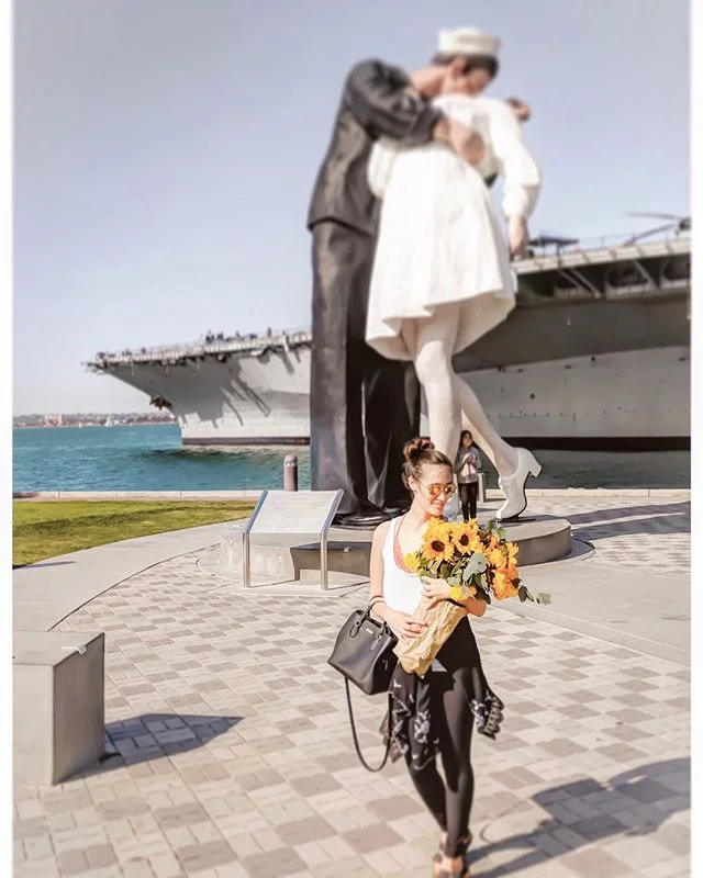 Sunshine + Kisses 💛🌼
.
.
.
.
.
#justgoshoot #passionpassport #exploretocreate #womenwhoexplore #globetrotter #darlingescapes #femmetravel #beautifuldestinations  #visualsoflife #thetravelwomen #bevisuallyinspired  #fatalframes  #worldnomads #mytiny