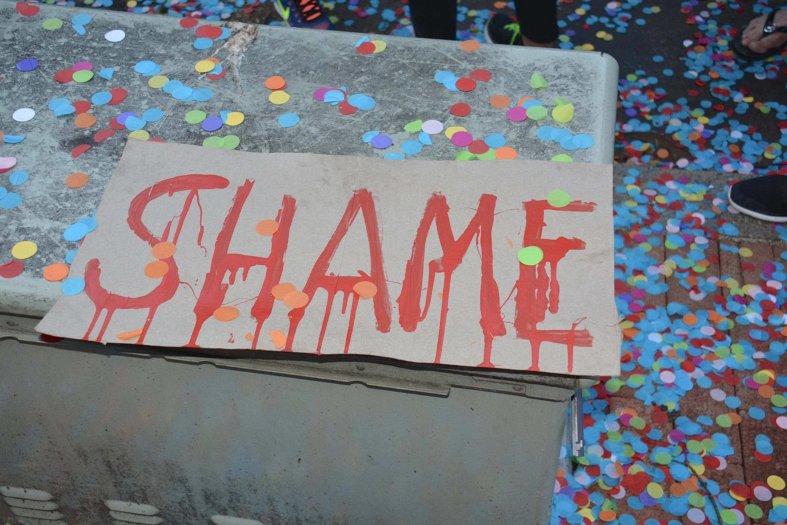 Queer Yiddish Flashmob #ResistDance: Shande Stephen Miller!