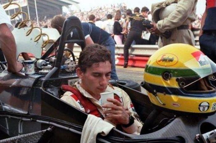 Senna was hastily brought back for the last two Grands Prix of the 1984 season.