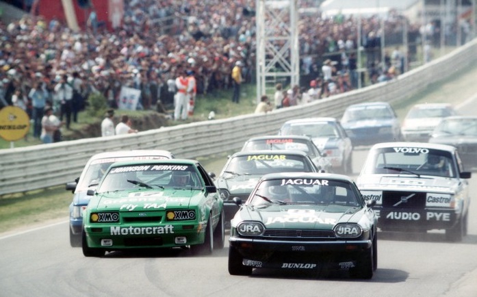 Dick Johnson battling the big Jag of Tom Walkinshaw (GB)/Win Percy (GB).