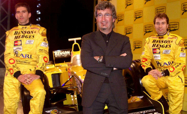Eddie Jordan with Damon Hill and Heinz Harold Frentzen at the launch of the Jordan 199