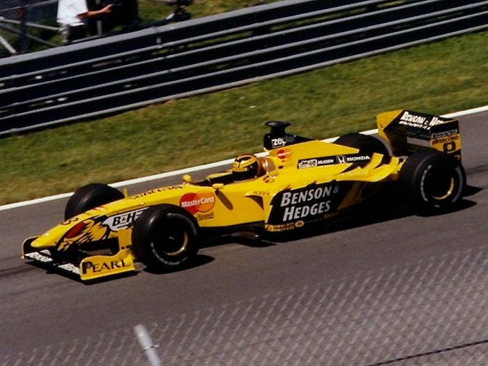 Frentzen before crashing heavily with four laps to go