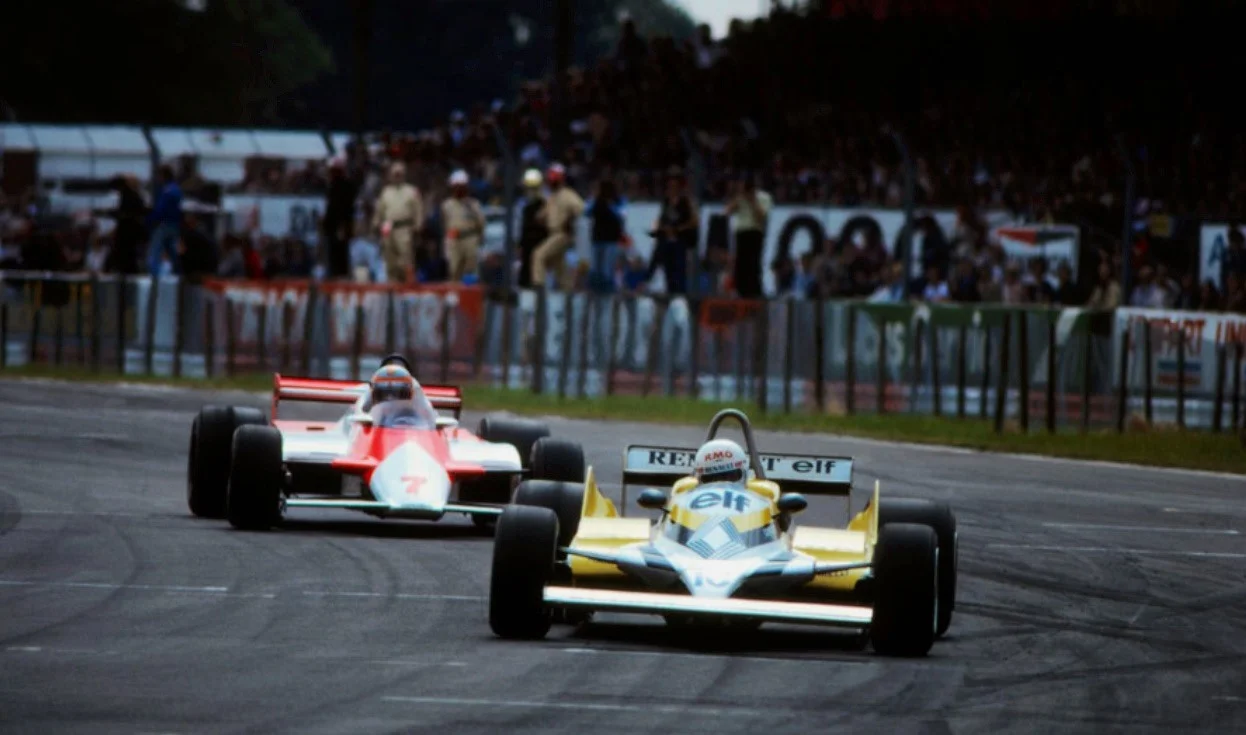 John Watson chasing down René Arnoux, Silverstone 1981.