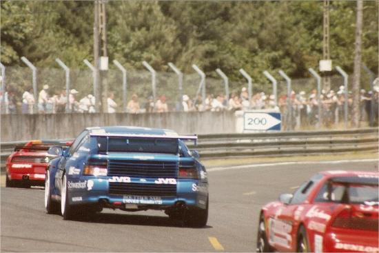 The Alpine battling with its two main rivals, Ferrari 348 and Honda NSX.