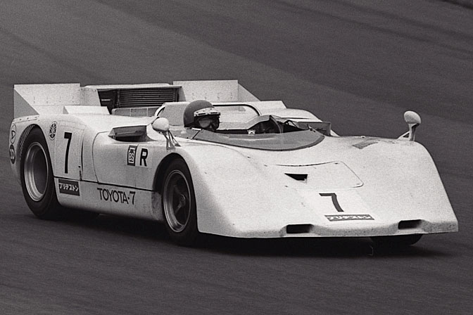 Toyota's 7 was once again on the hunt for Nissan.