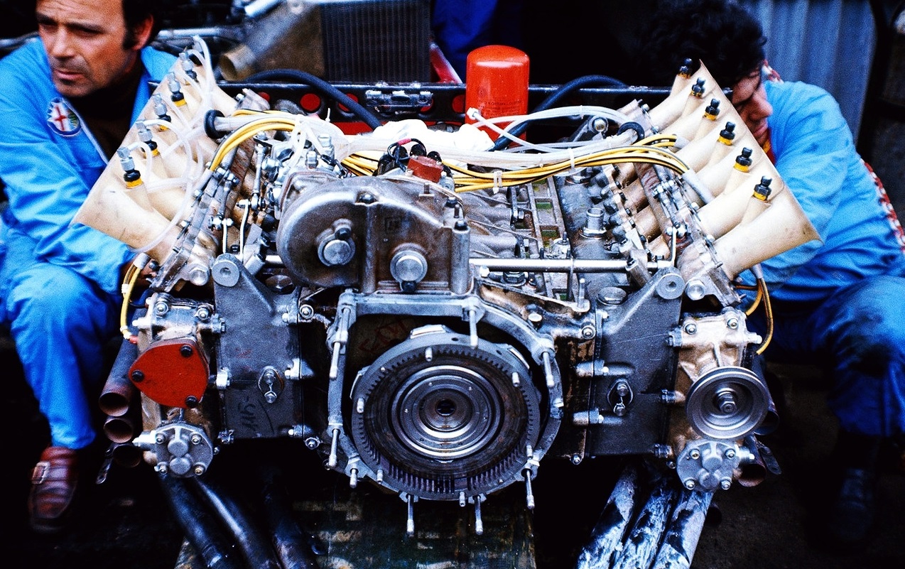 The cumbersome Alfa flat-12 didn't match with ground effect technology.