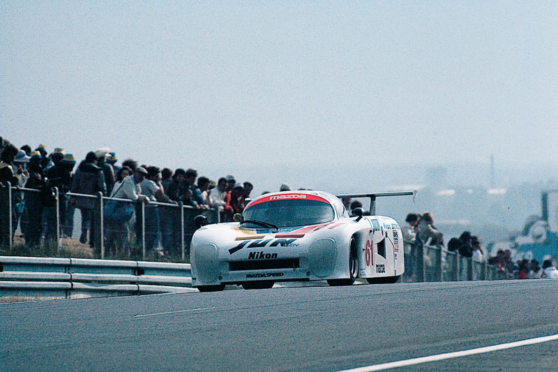 Headlight covers were applied during qualifying to protect the fragile glass from errant debris.