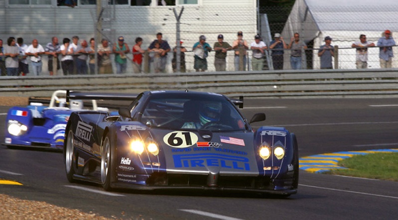 Mike Hezemans in front of the lone Norma M2000, Le Mans 2003.