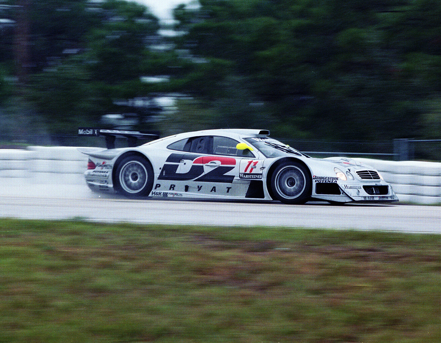 The tyrannical Mercedes-Benz CLK GTR single-handedly ended GT1's first iteration.