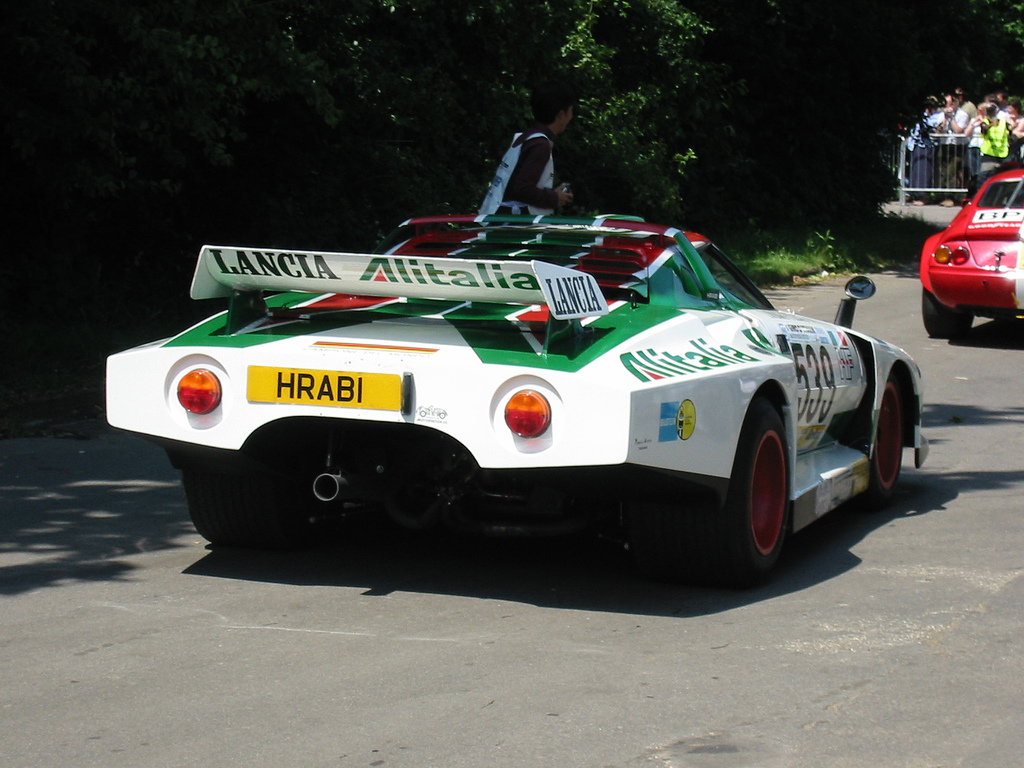 The tail section of the 1977 car was even longer and wider.