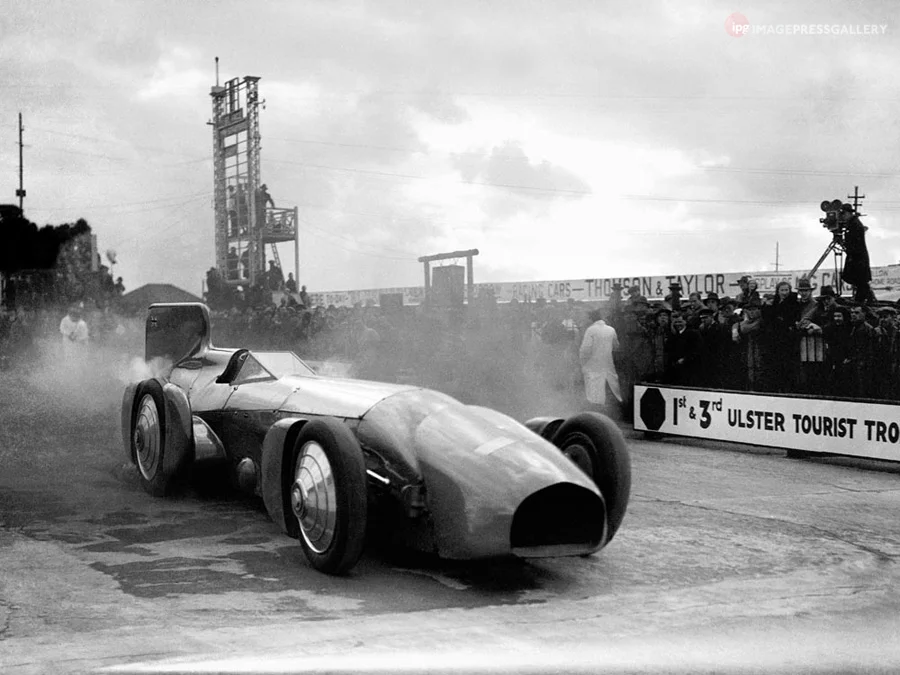 The front cowling helped increase Blue Bird's potential.