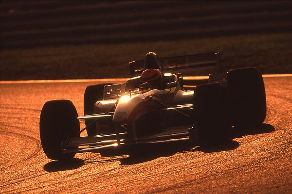 The F105i's fate had already been decided by another FIA-rule change.