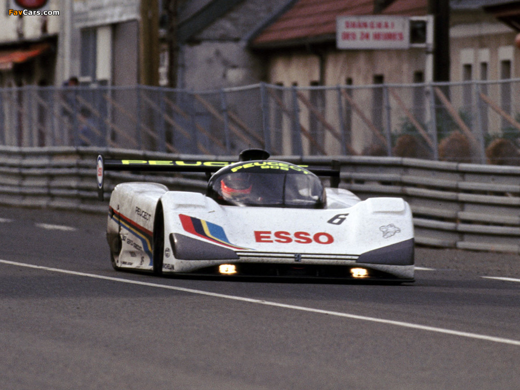 Keke Rosberg/Yannick Dalmas/Pierre-Henri Raphanel on the recently interrupted Mulsanne straight, 1991.