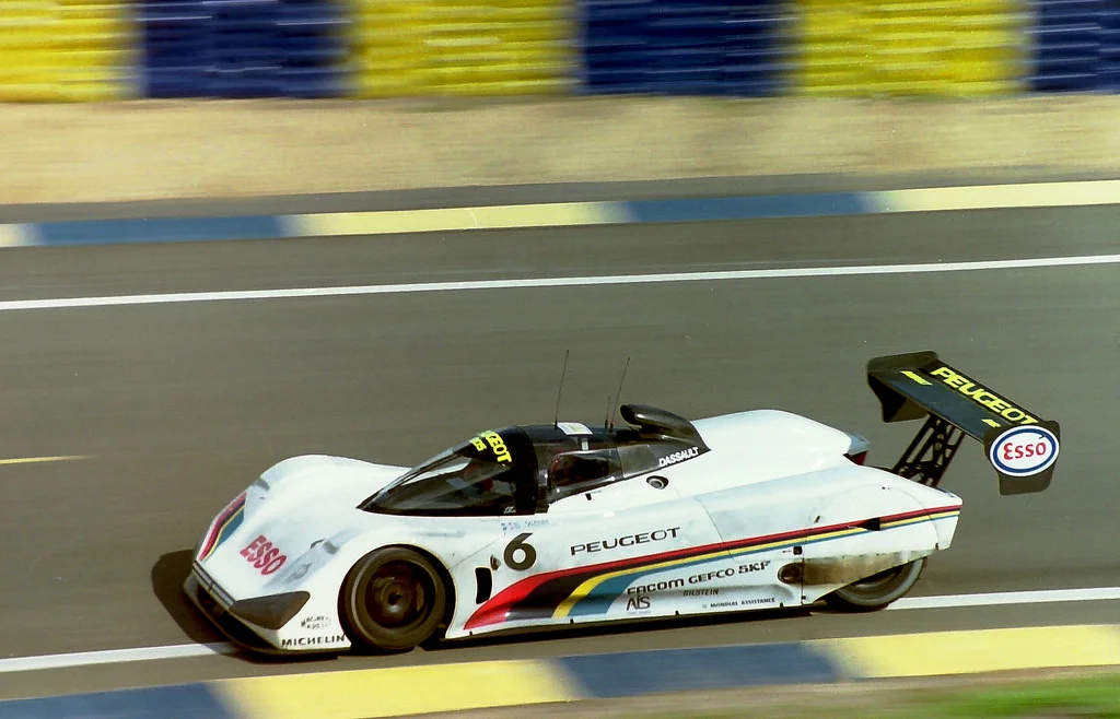 The smooth-bodied 905 was terribly suited to the new 3.5L era.