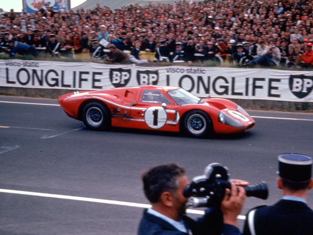 The dominance of the seven liter Ford GT40 spelled the end for large-engined prototypes in 1968.