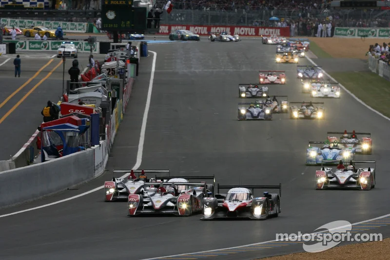 Start of the 2007 24 Hours of Le Mans, an immediate four-way battle for the lead.