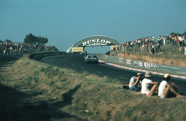 The Gran Torino heading up to the iconic Dunlop Bridge, Le Mans 1976.