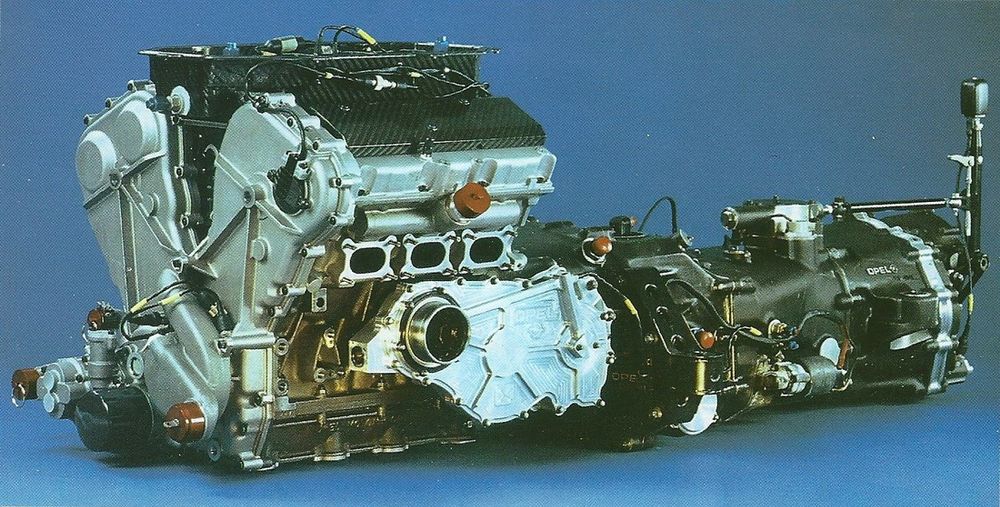Opel's impressively compact drivetrain package.