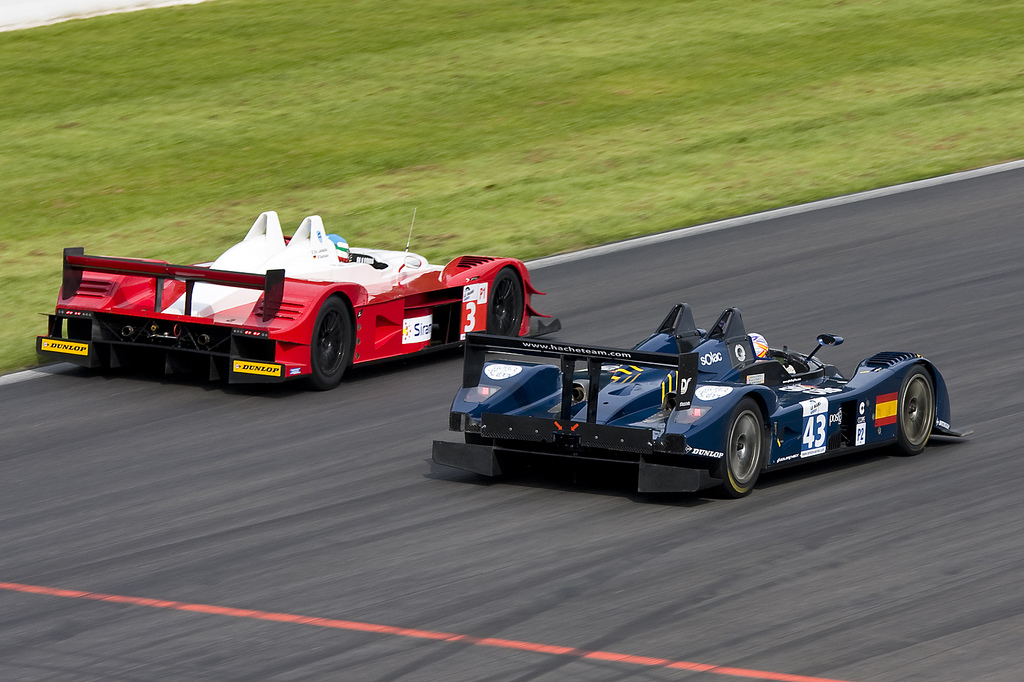 The FIA-mandated raised and narrowed wing made the LS1 look even more awkward than before.