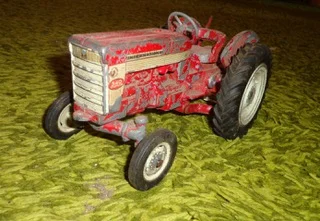 International 340 Utility tractor.jpeg