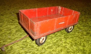 Red IH - McCormick barge wagon.jpeg
